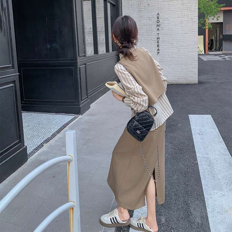 ストライプ柄シャツ+ベスト+スカート セットアップ｜デート服