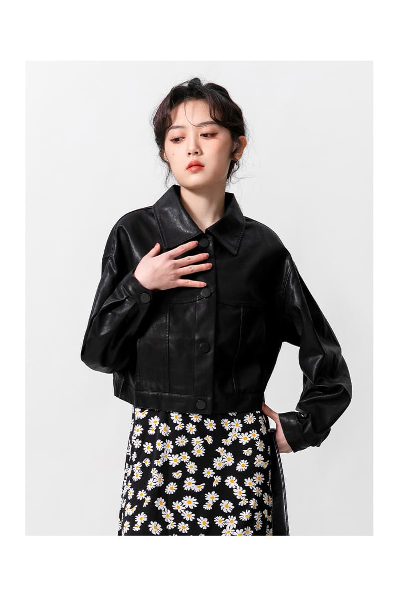 デート服 クロップド丈レザージャケット