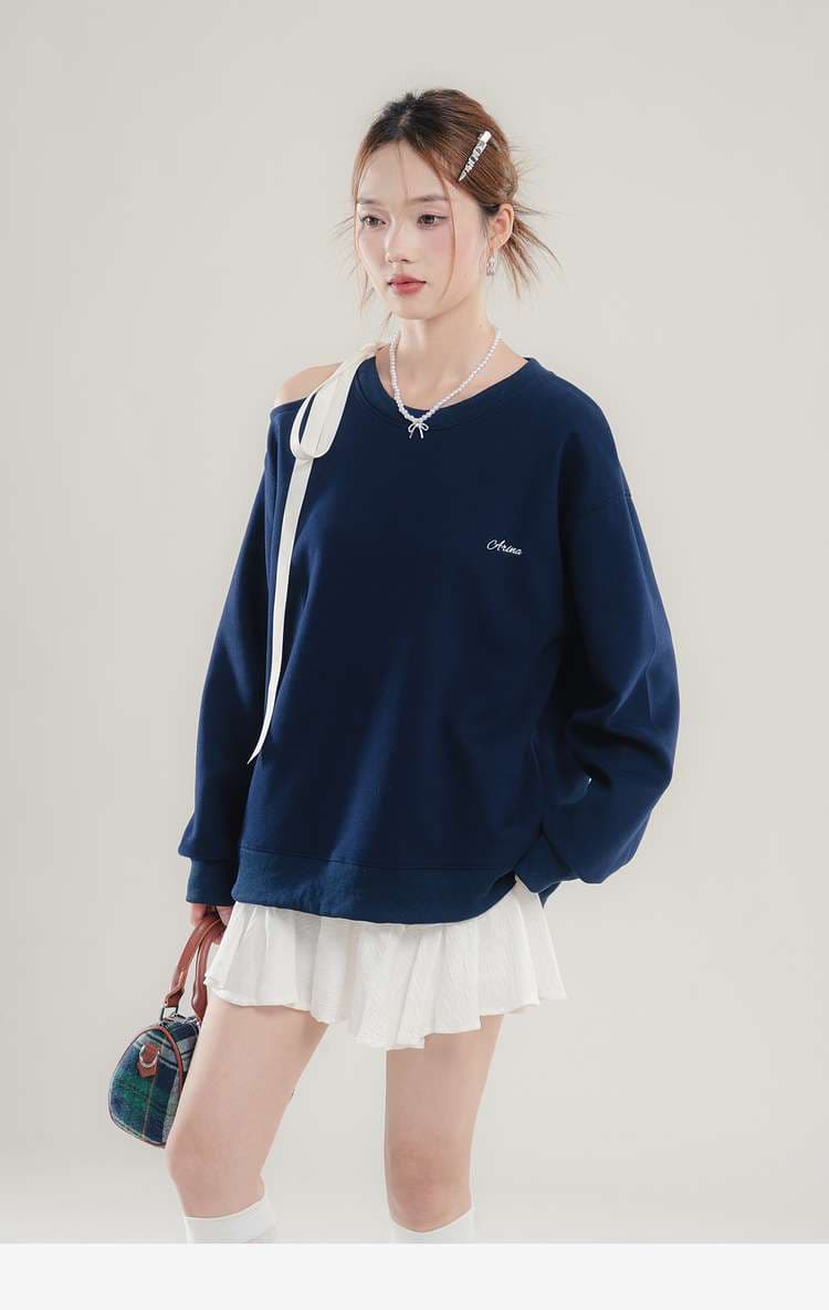 リボンアクセント付きスウェットトップス｜デート服