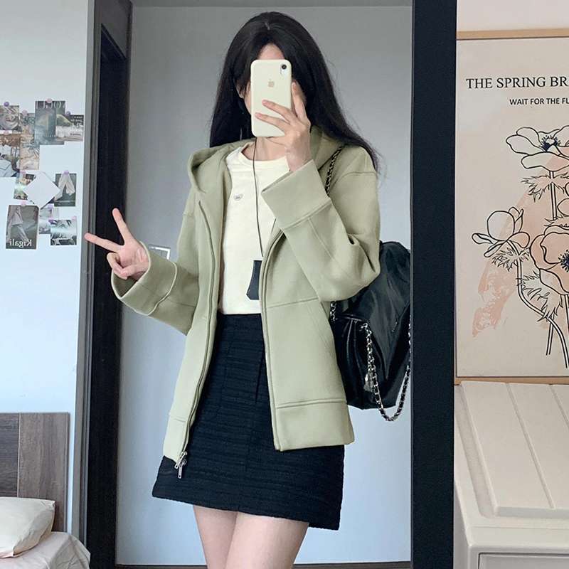 モードな大人のコート×ブーツコーデ｜デート服