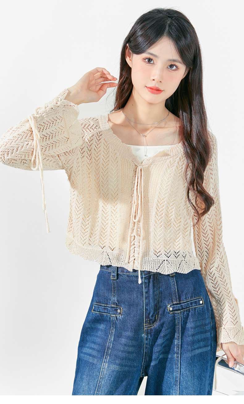 繊細な透かし編みが映える春カーディガン｜デート服