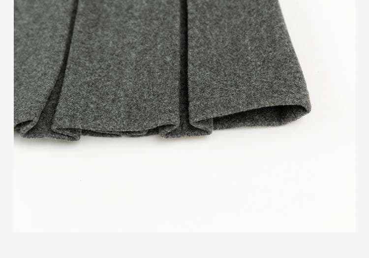 プリーツヘムジャンパースカート＆ブラックトップスセット｜デート服