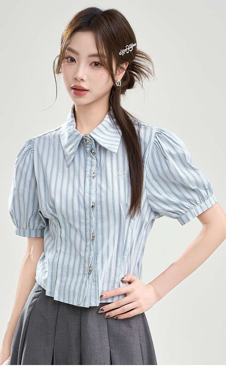 ふんわり袖のストライプシャツ｜デート服