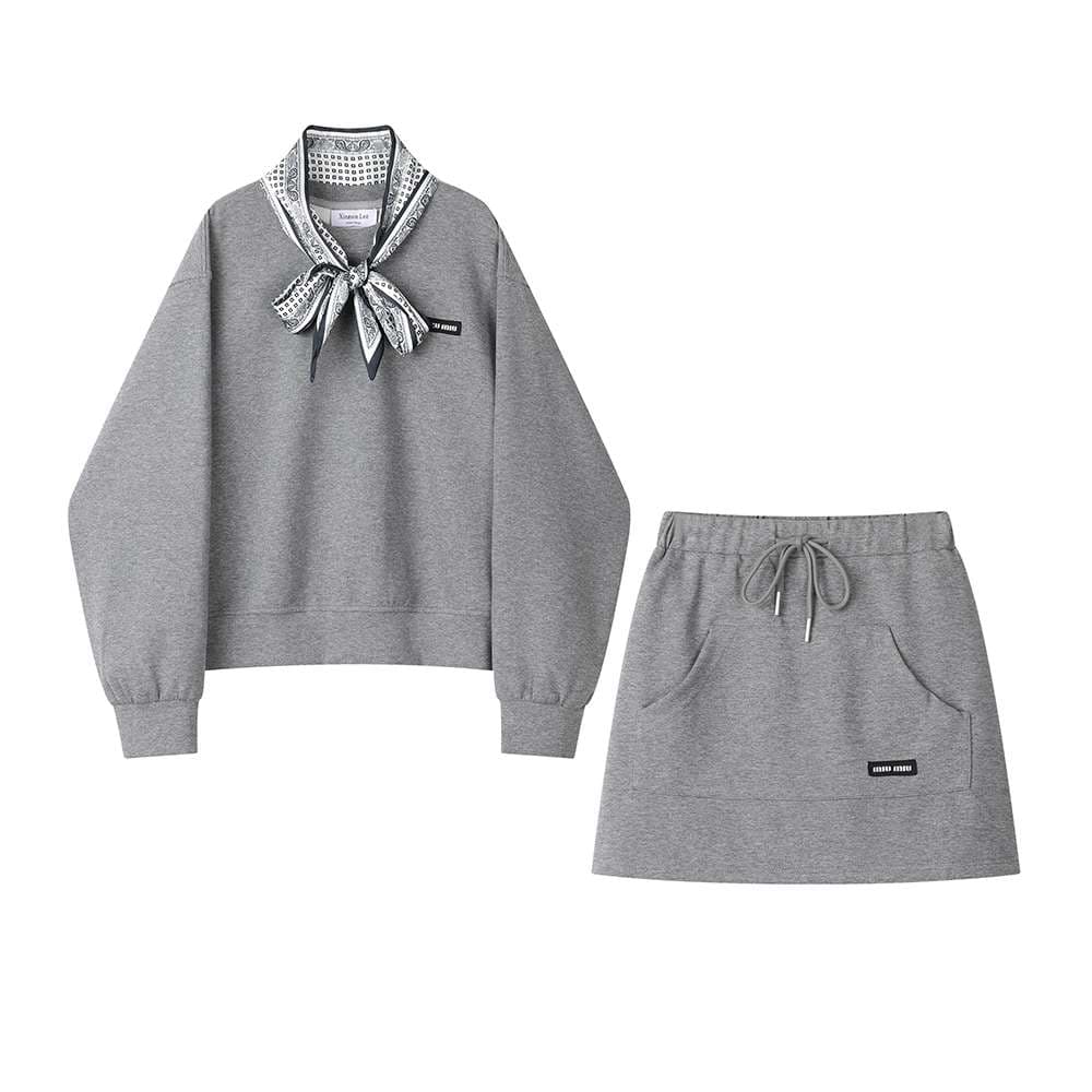 スカーフ付きスウェット＆ミニスカートセットアップ｜デート服