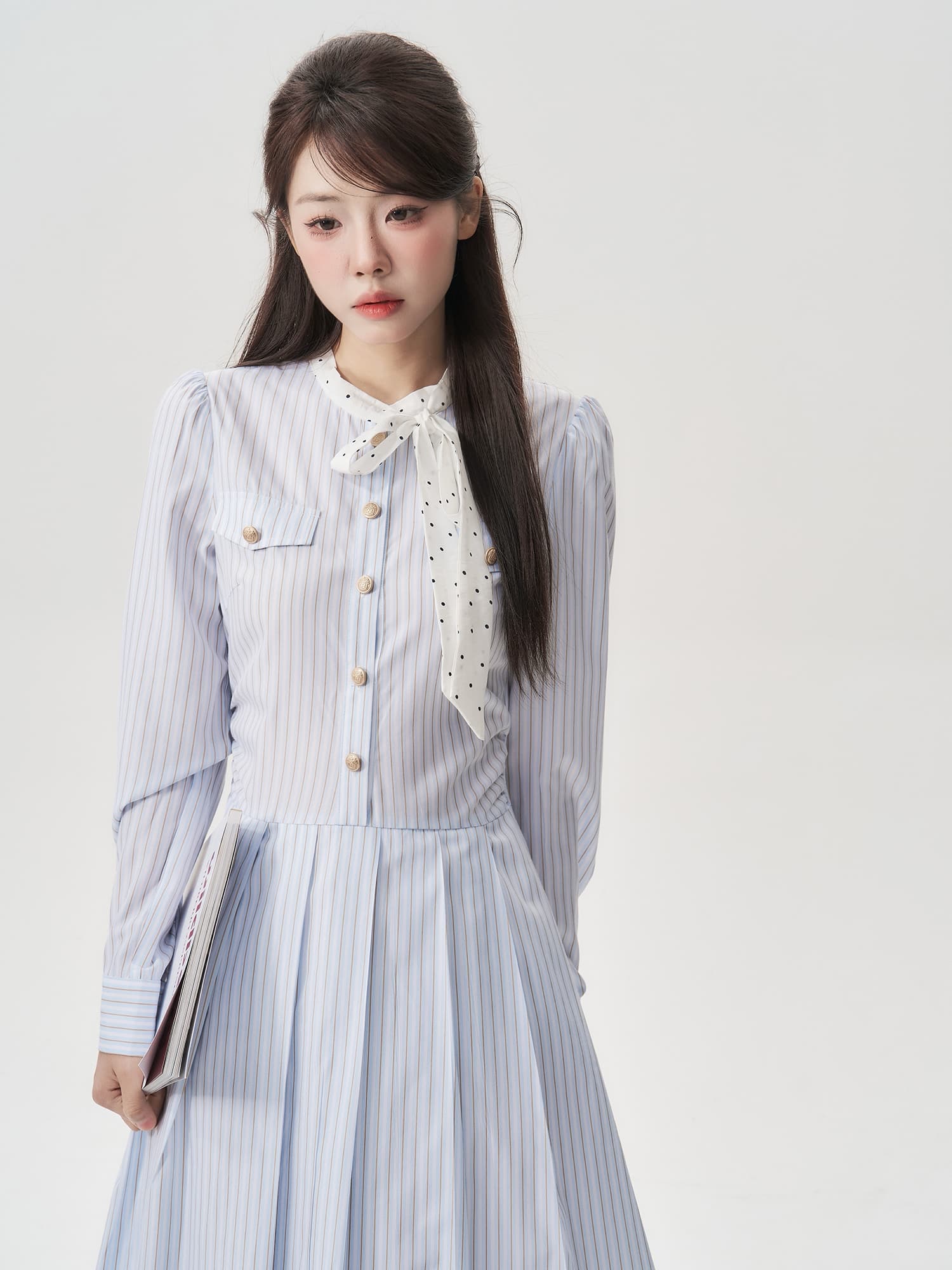 ストライプシャツ風ボウタイワンピース｜デート服