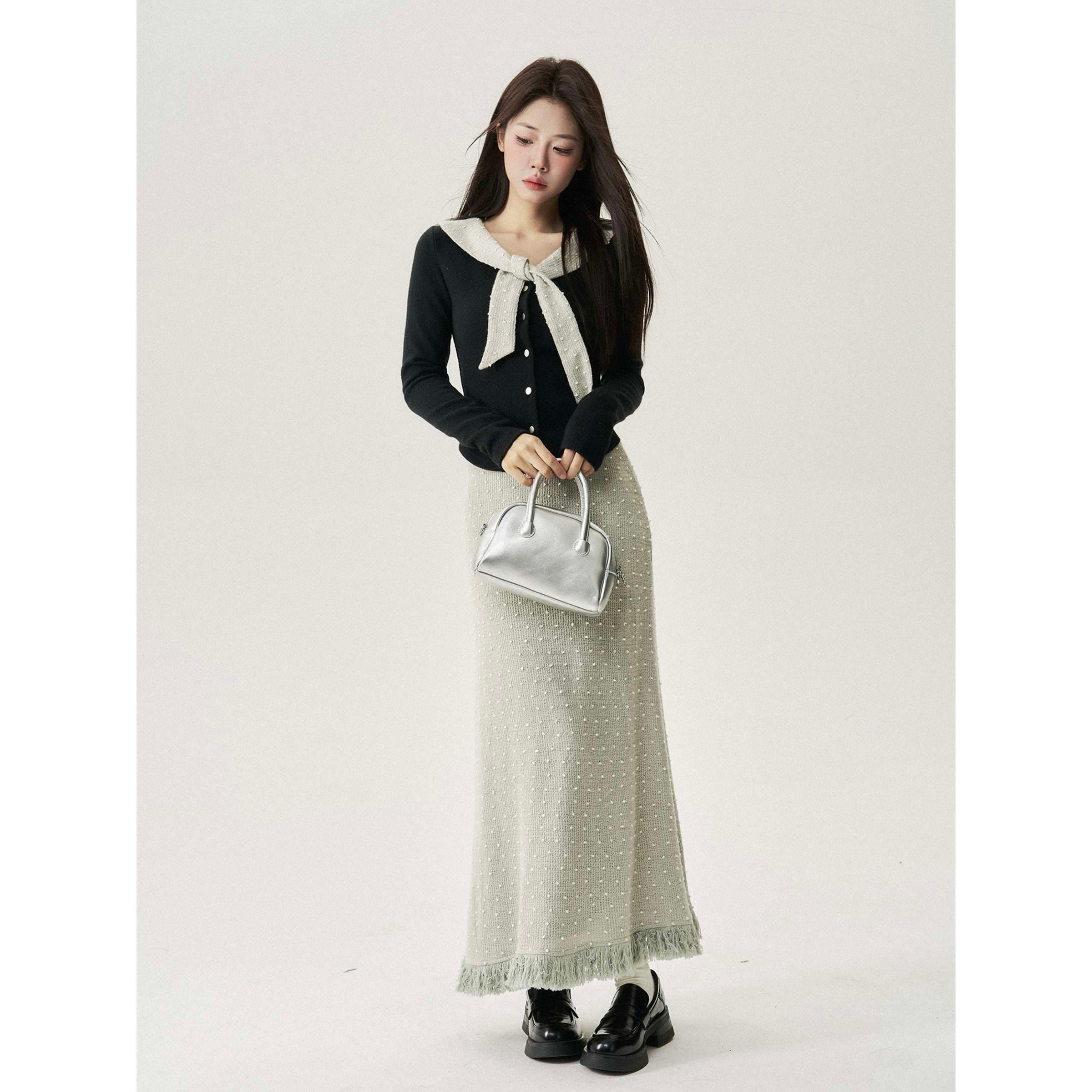 ビジュースカーフ付きニットカーディガン｜デート服