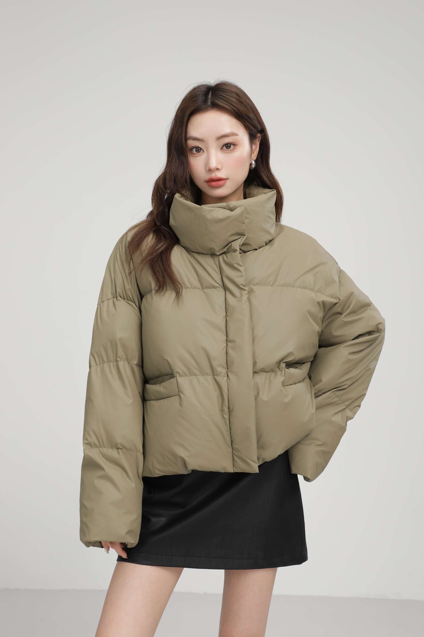 ショート丈ボリューム中綿ジャケット｜デート服