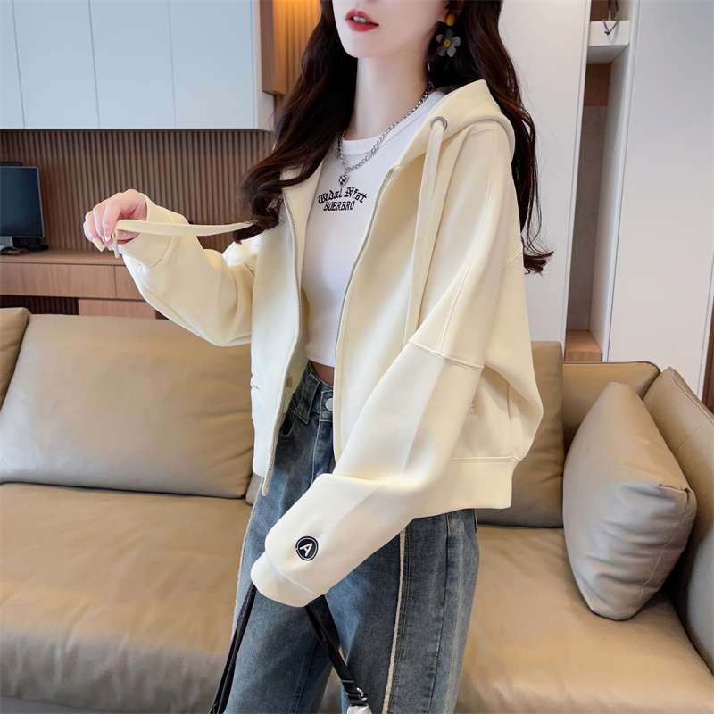 ゆったりフード付きスウェットパーカー｜デート服