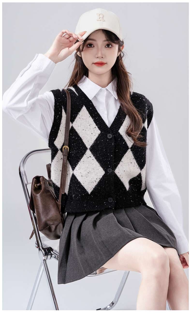 学生風アーガイルニットベスト｜デート服