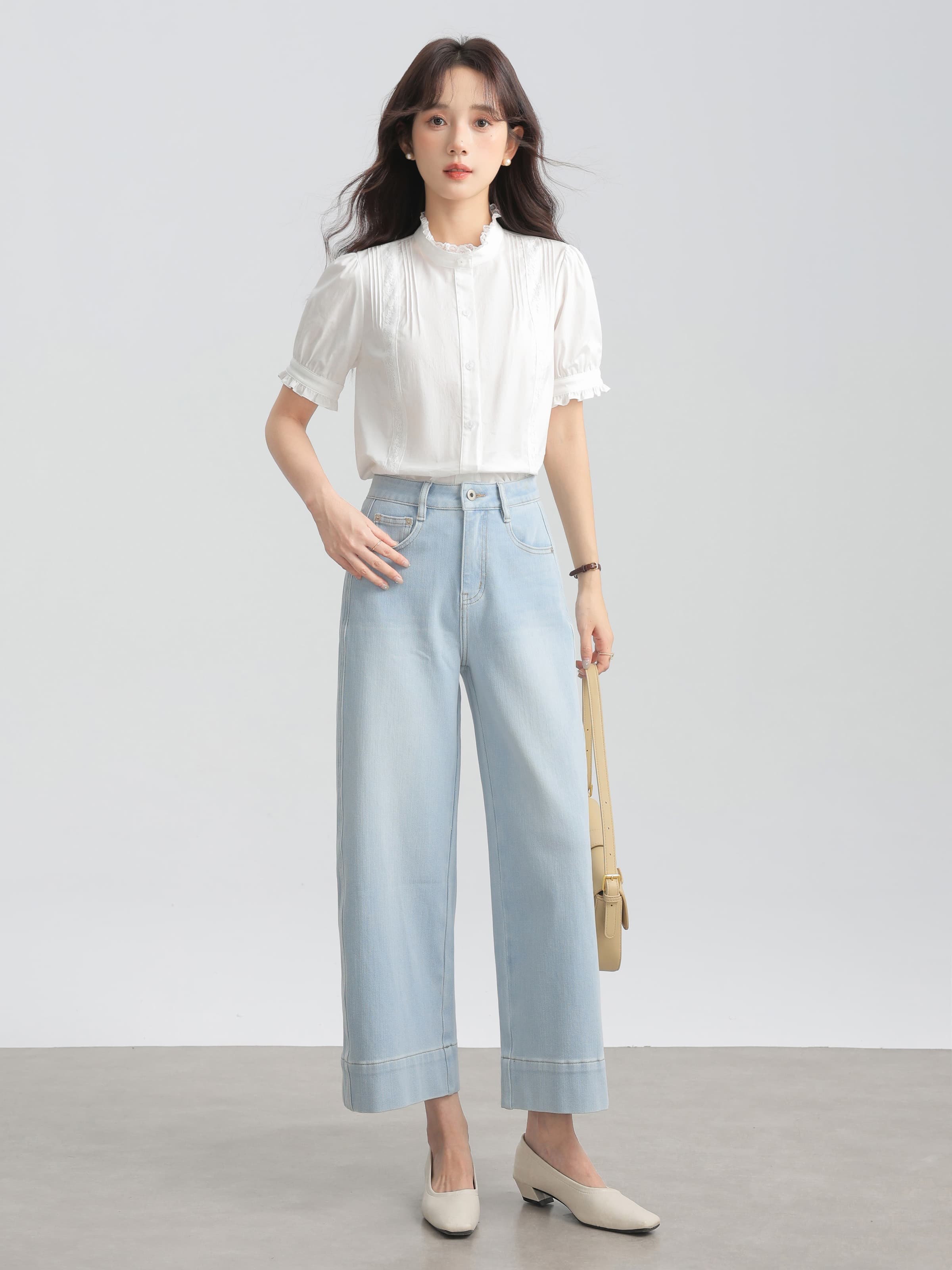 ロールアップ風ストレートライトデニムパンツ｜デート服