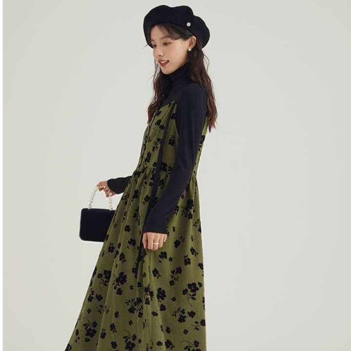 秋の花柄ワンピースコーデ｜デート服