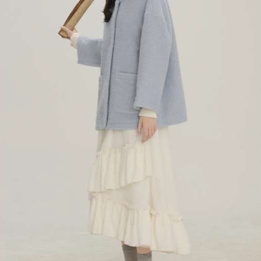 ラウンドネックボアジャケット＆フリルスカート｜デート服
