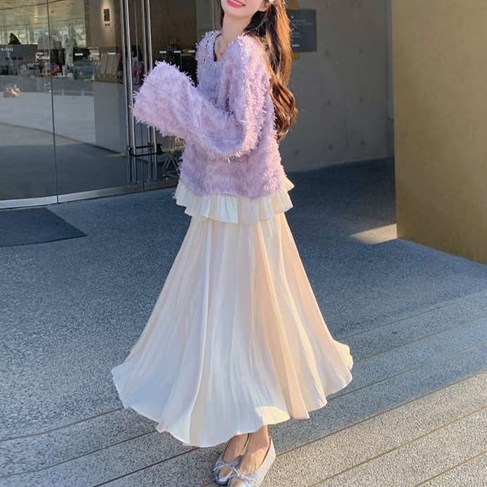 大人の甘さを引き出す、タッセルトップス＋スカート セットアップ｜デート服