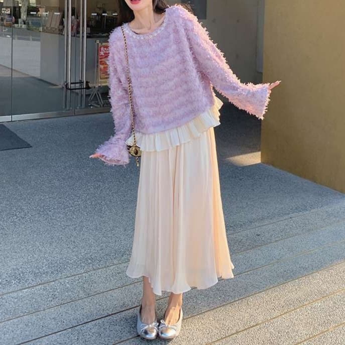 大人の甘さを引き出す、タッセルトップス＋スカート セットアップ｜デート服