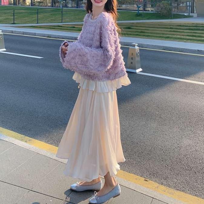 大人の甘さを引き出す、タッセルトップス＋スカート セットアップ｜デート服