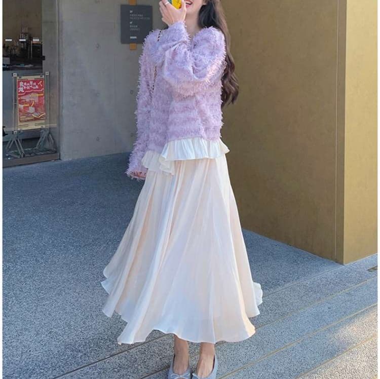 大人の甘さを引き出す、タッセルトップス＋スカート セットアップ｜デート服