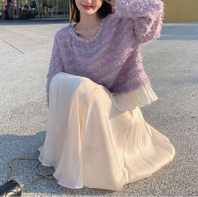 大人の甘さを引き出す、タッセルトップス＋スカート セットアップ｜デート服