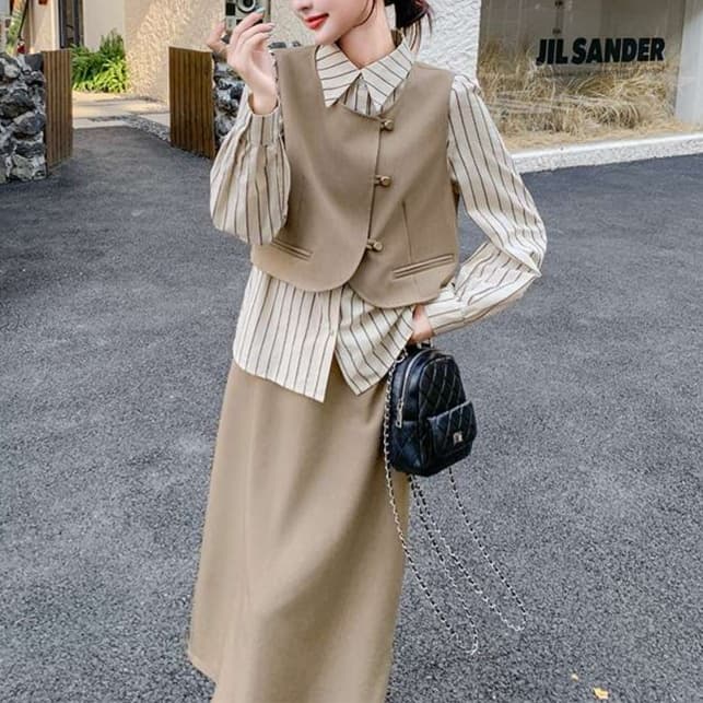 ストライプ柄シャツ+ベスト+スカート セットアップ｜デート服