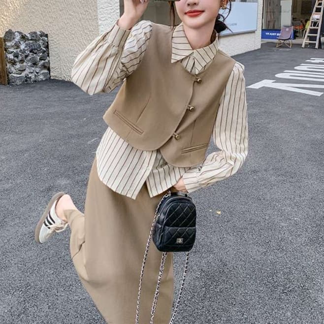 ストライプ柄シャツ+ベスト+スカート セットアップ｜デート服