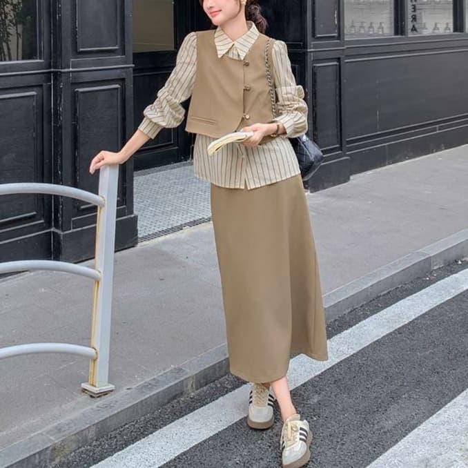 ストライプ柄シャツ+ベスト+スカート セットアップ｜デート服