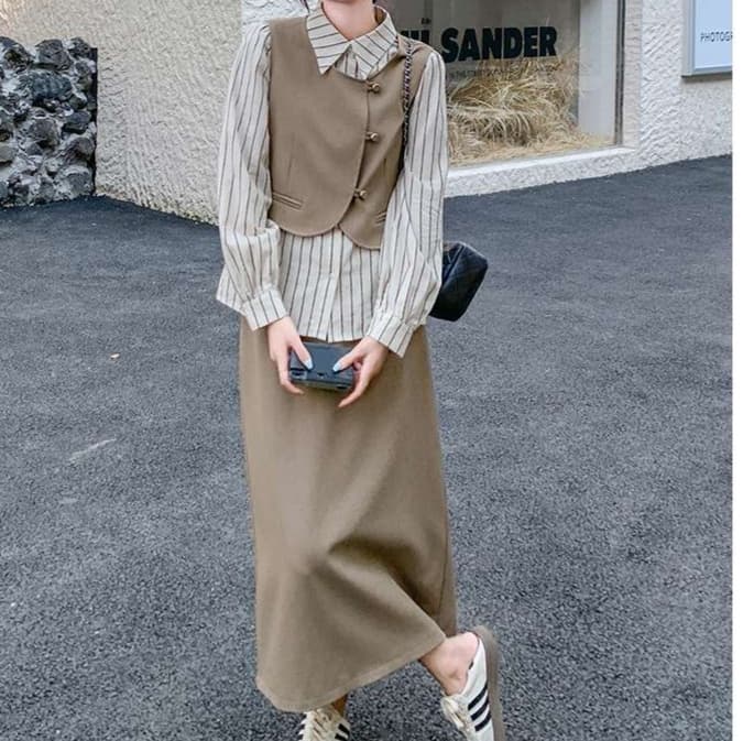 ストライプ柄シャツ+ベスト+スカート セットアップ｜デート服