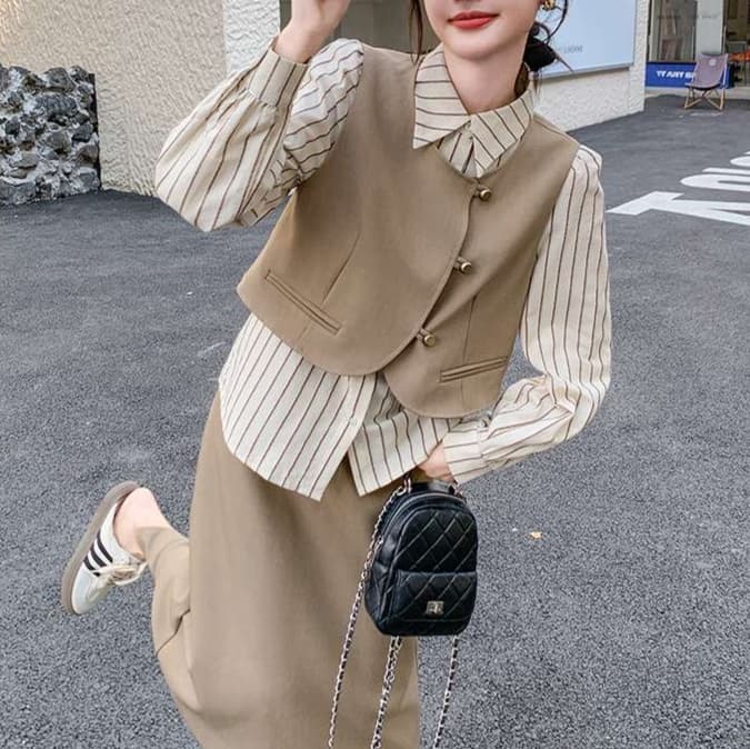 ストライプ柄シャツ+ベスト+スカート セットアップ｜デート服