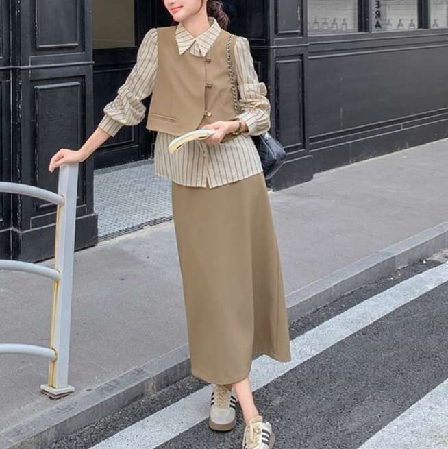 ストライプ柄シャツ+ベスト+スカート セットアップ｜デート服
