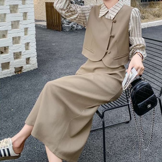 ストライプ柄シャツ+ベスト+スカート セットアップ｜デート服