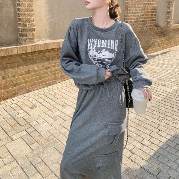 スウェットトレーナー＋スカート セットアップ｜デート服