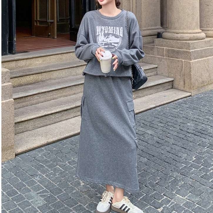 スウェットトレーナー＋スカート セットアップ｜デート服