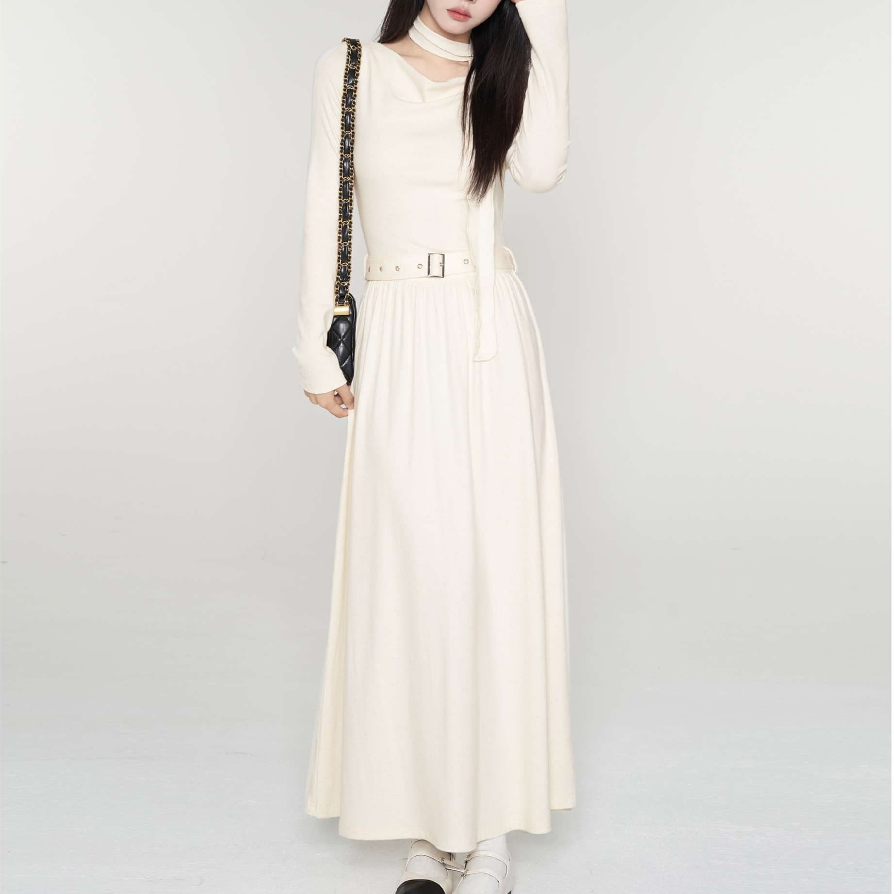 ハイネックリブニットワンピース/ブラックジャケット｜デート服