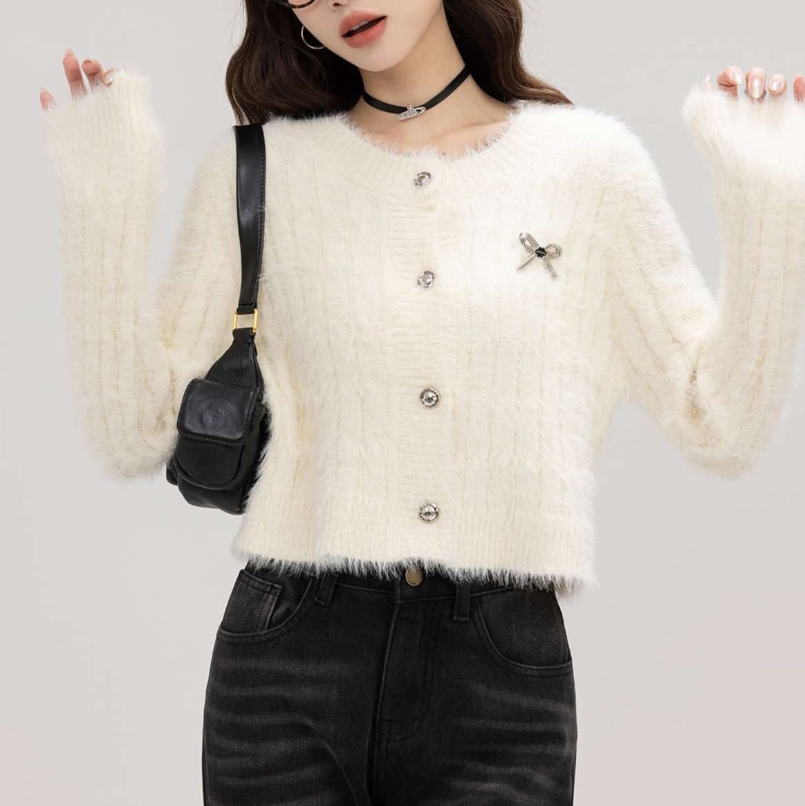 ふんわり感と甘さをひとさじ添える、リボン付きカーディガン｜デート服