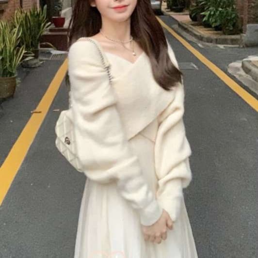 Vネックニットセーター＋メッシュスカート 2点セット｜デート服