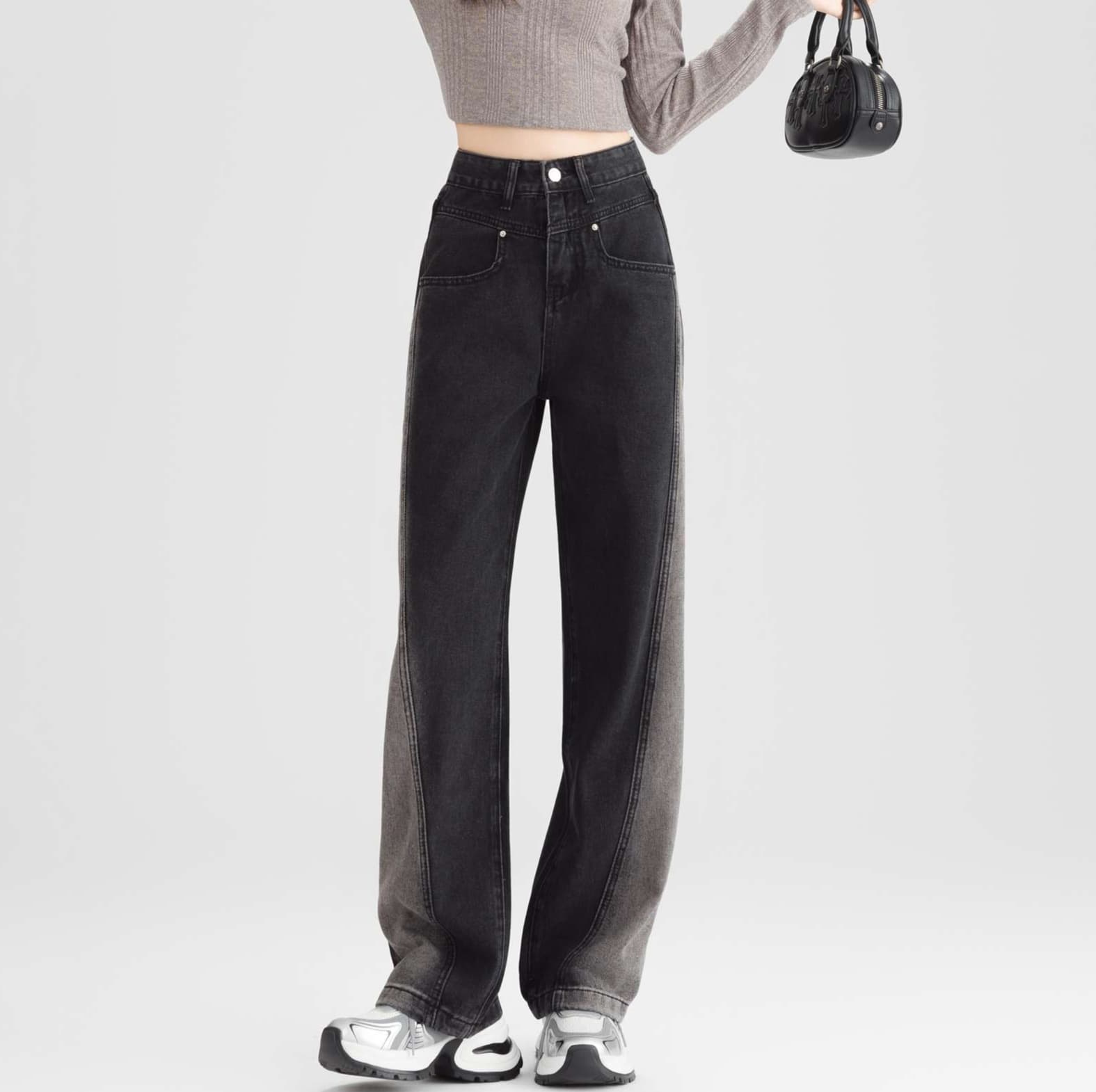 脚長シルエットを叶える、グラデーションストレートパンツ｜デート服