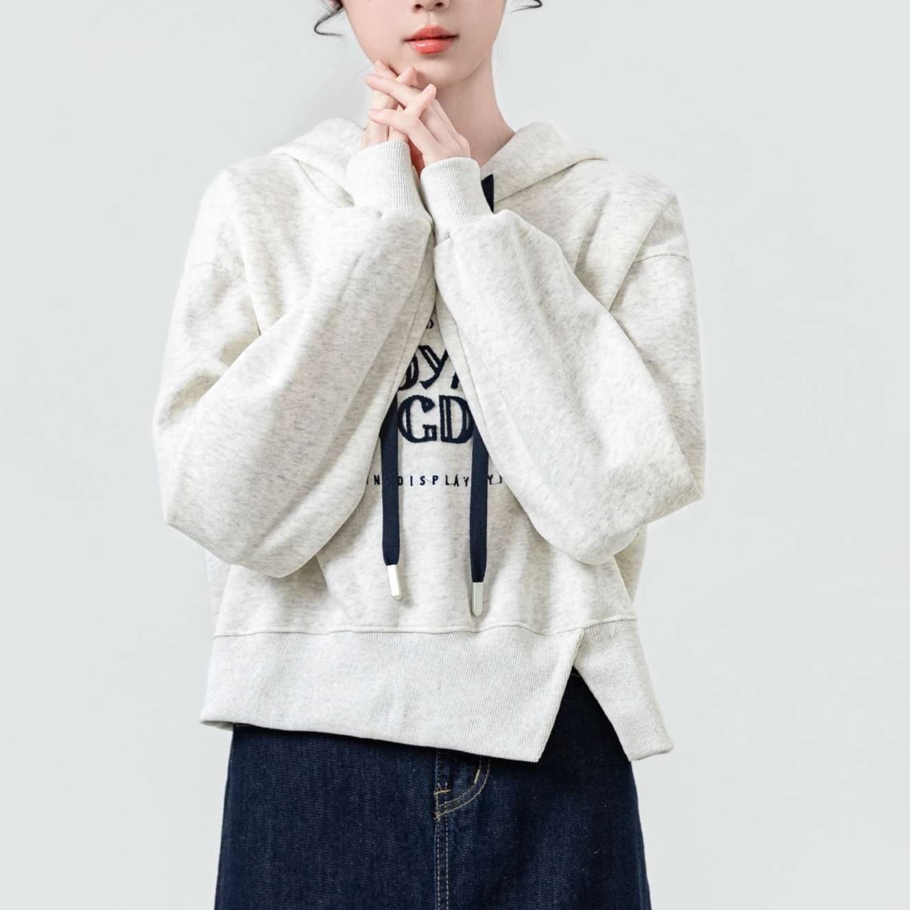 フード付きプルオーバー｜デート服