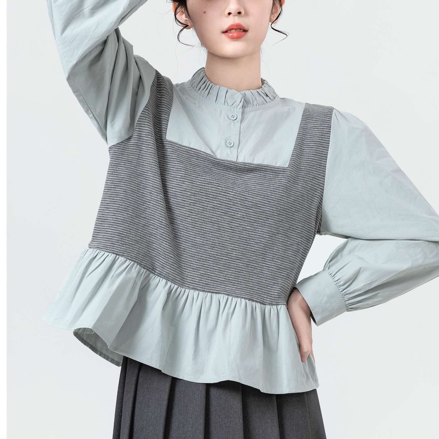 フリル付きシアーコンビネーション長袖ブラウス｜デート服