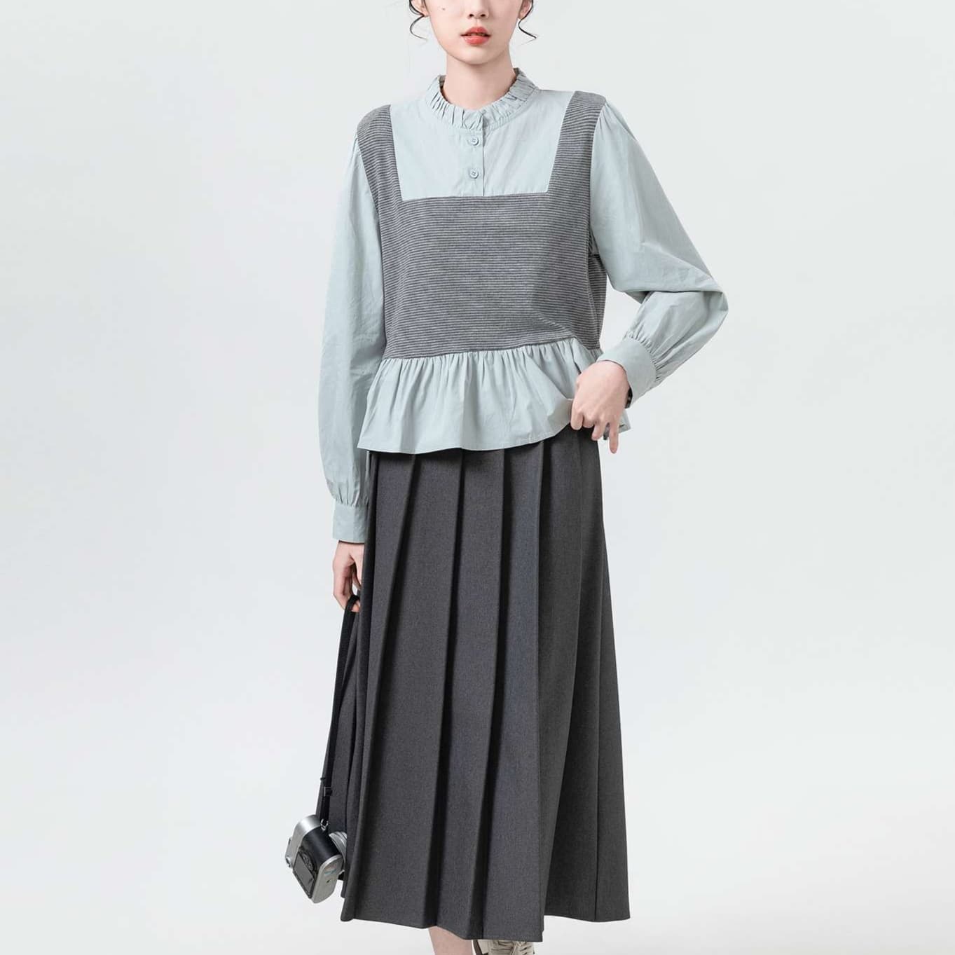 フリル付きシアーコンビネーション長袖ブラウス｜デート服