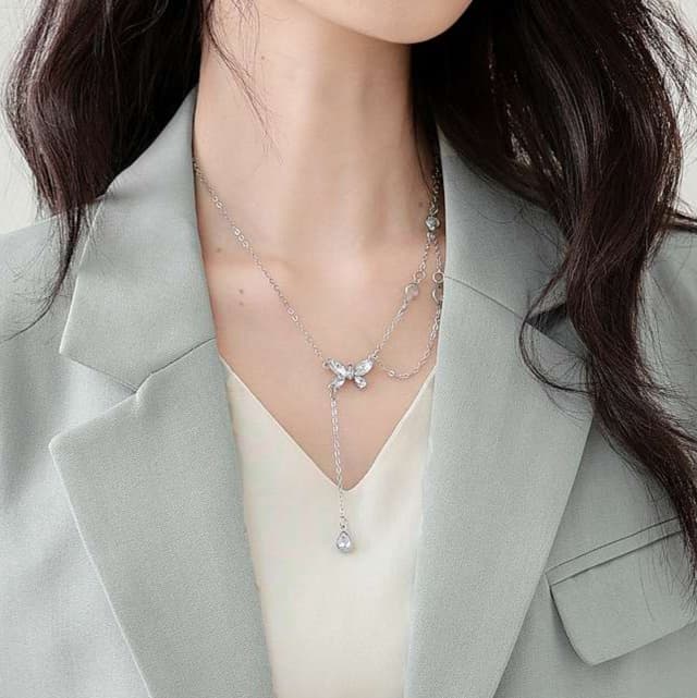 春の羽織りにぴったりな、オーバーサイズテーラードジャケット｜デート服