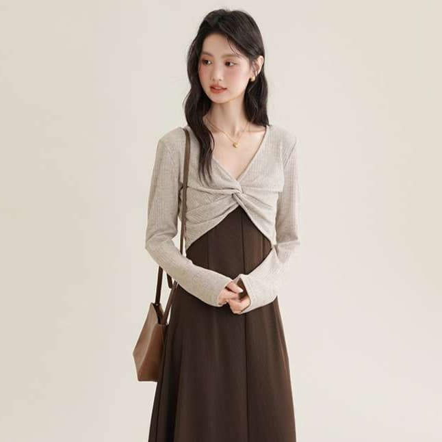ねじりデザイン長袖カットソー+ブラウンワンピースセット｜デート服