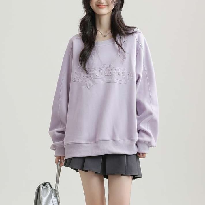 ロゴ刺繍スウェット｜デート服