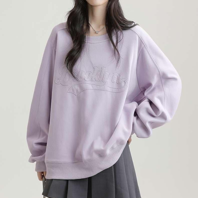 ロゴ刺繍スウェット｜デート服