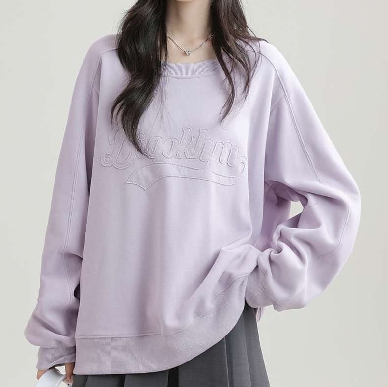 ロゴ刺繍スウェット｜デート服