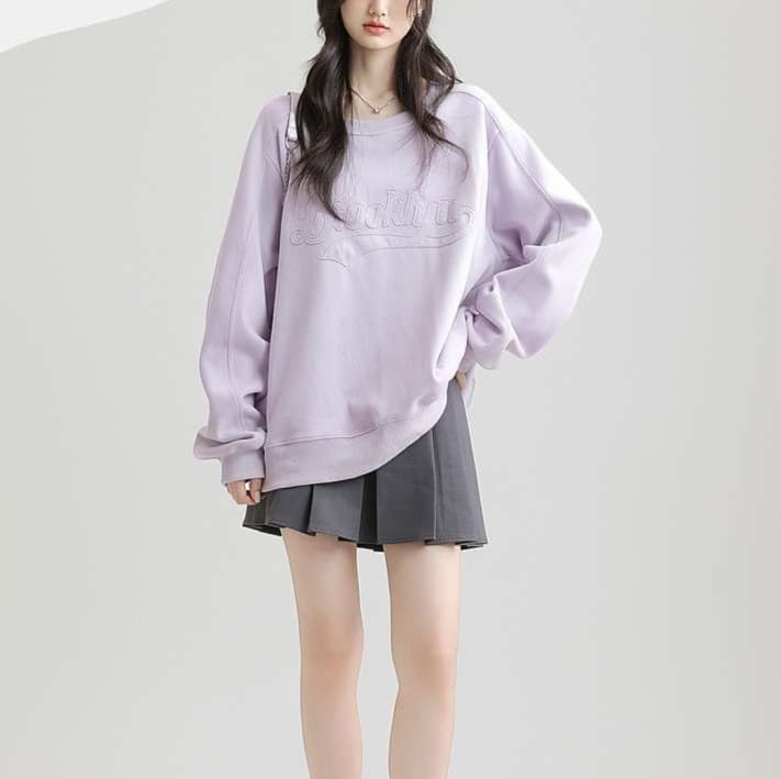 ロゴ刺繍スウェット｜デート服