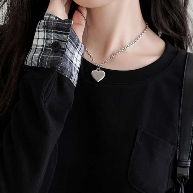 きちんと見えが嬉しい、大人のチェック柄アクセントニット｜デート服