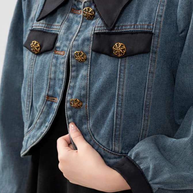 さりげないディテールで差をつける、クラシック風デニムジャケット｜デート服