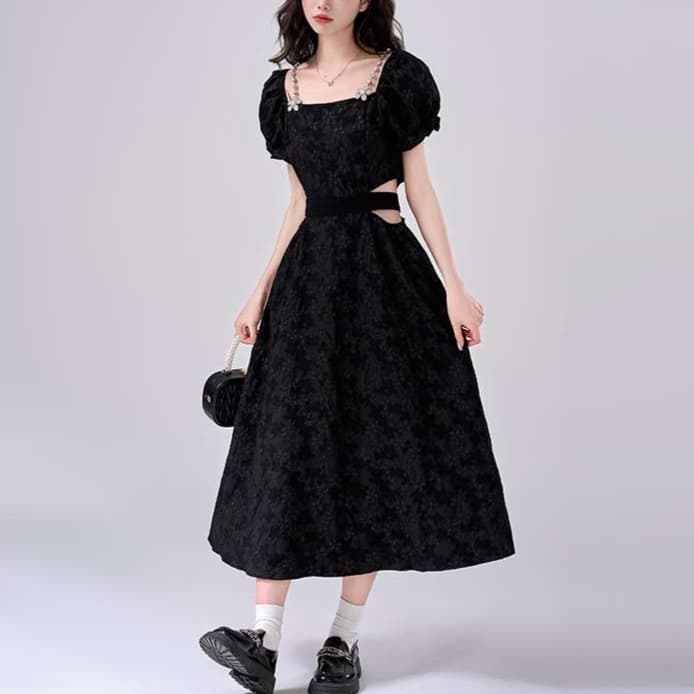 パフスリーブカットアウトワンピース｜デート服