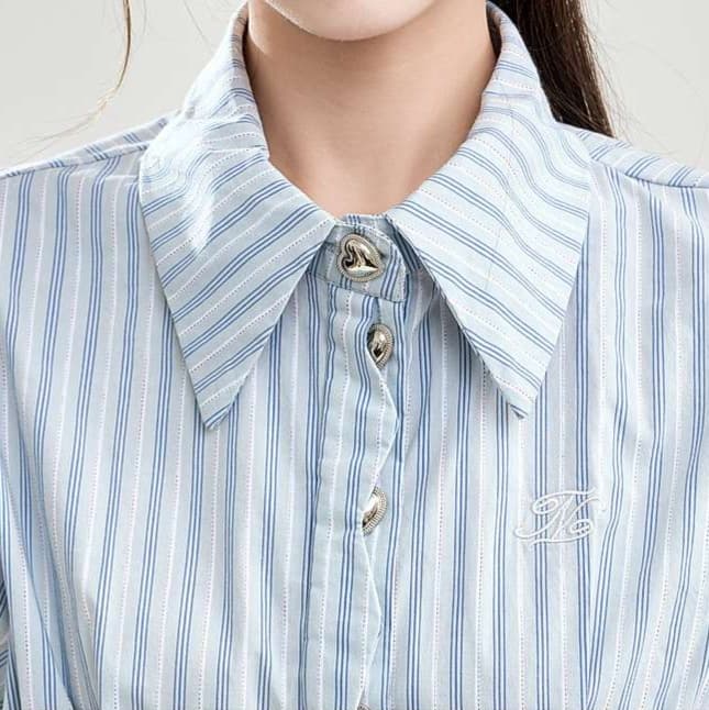 ふんわり袖のストライプシャツ｜デート服