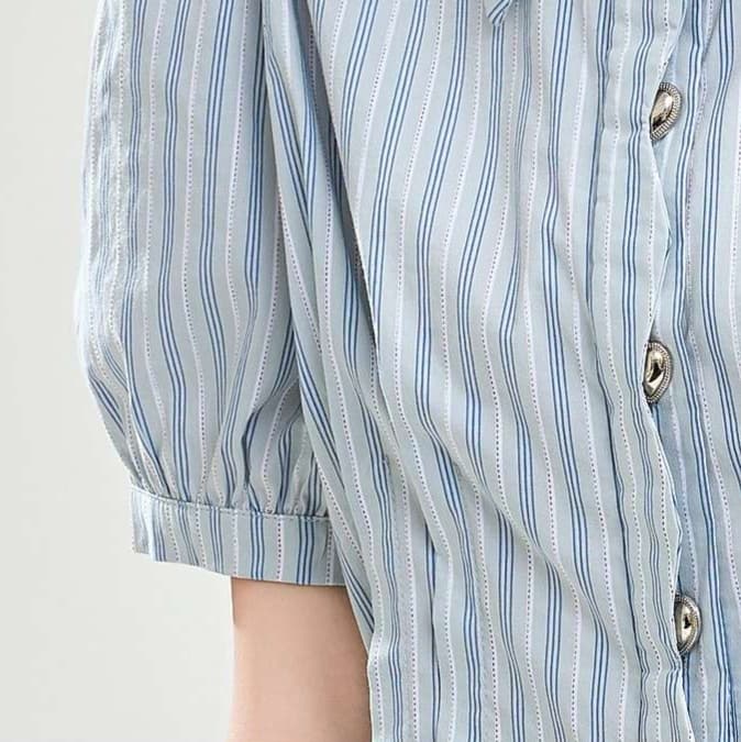 ふんわり袖のストライプシャツ｜デート服