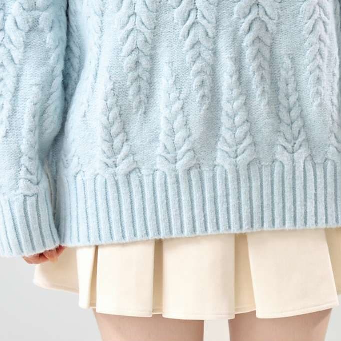 ふわもこケーブル編みセーター｜デート服