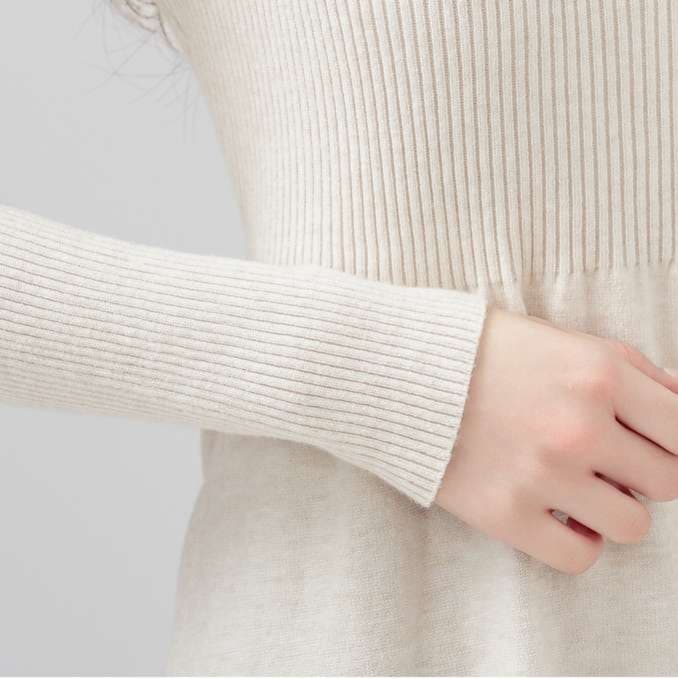 大人の抜け感が香る、リブニットハイネックワンピース｜デート服